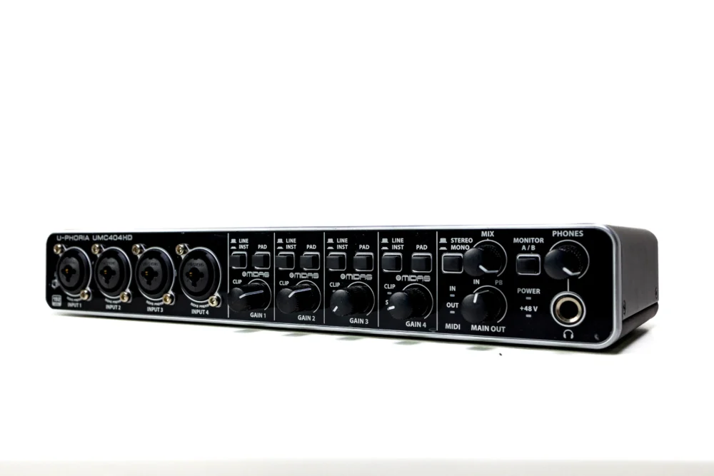 Interfaz de audio Behringer U-Phoria UMC404HD (Foto 1)